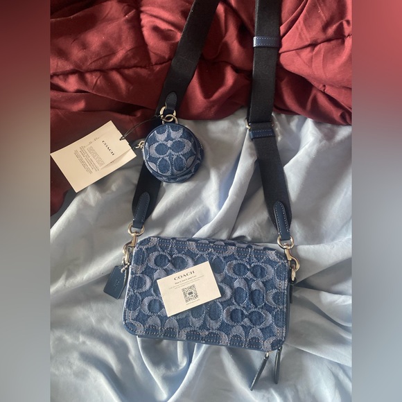 Coach demin Crossbody Nwts - Picture 2 of 8